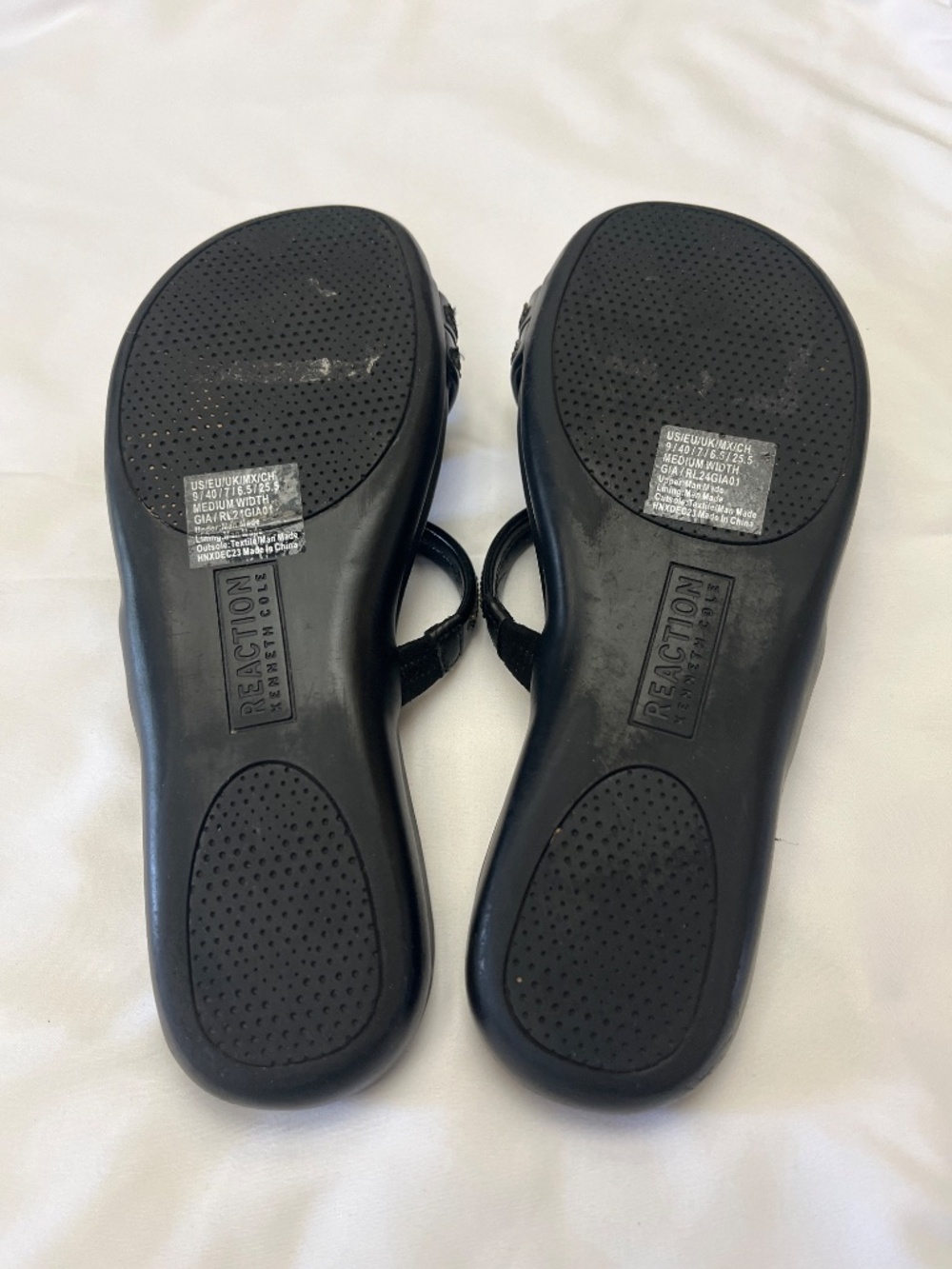 Like New Kenneth Cole Gia Sandal. Sz. 9 M. - Picture 10 of 12
